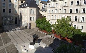 Appart 2 Pieces Et Jardin Hyper Centre Ville